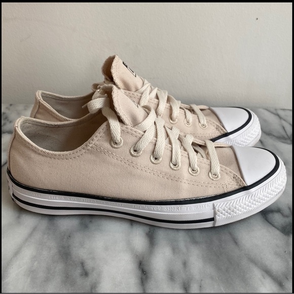 Women’s Converse - Picture 2 of 4